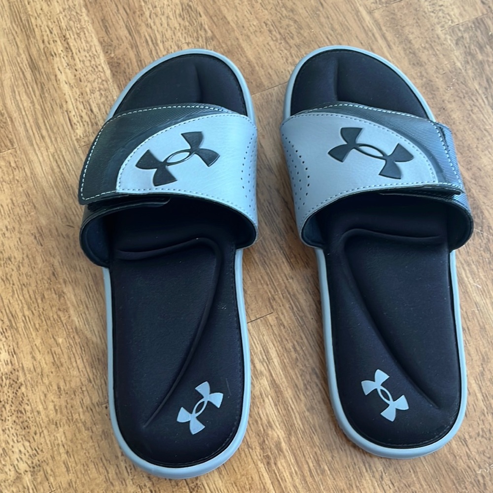 Under armour memory foam slides. New. No box.